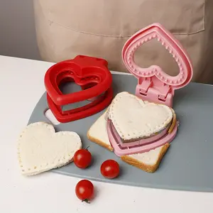 1pc Heart-Shaped Sandwich Cutter & Sealer - Stainless Steel & Plastic Baking Tool, Essential for Valentine/Ramadan DIY Bento & Party Gatherings