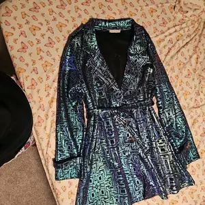 Shimmer Velvet Statement Jacket Button Front Long Sleeve with Geometric Pattern and Belted Waist