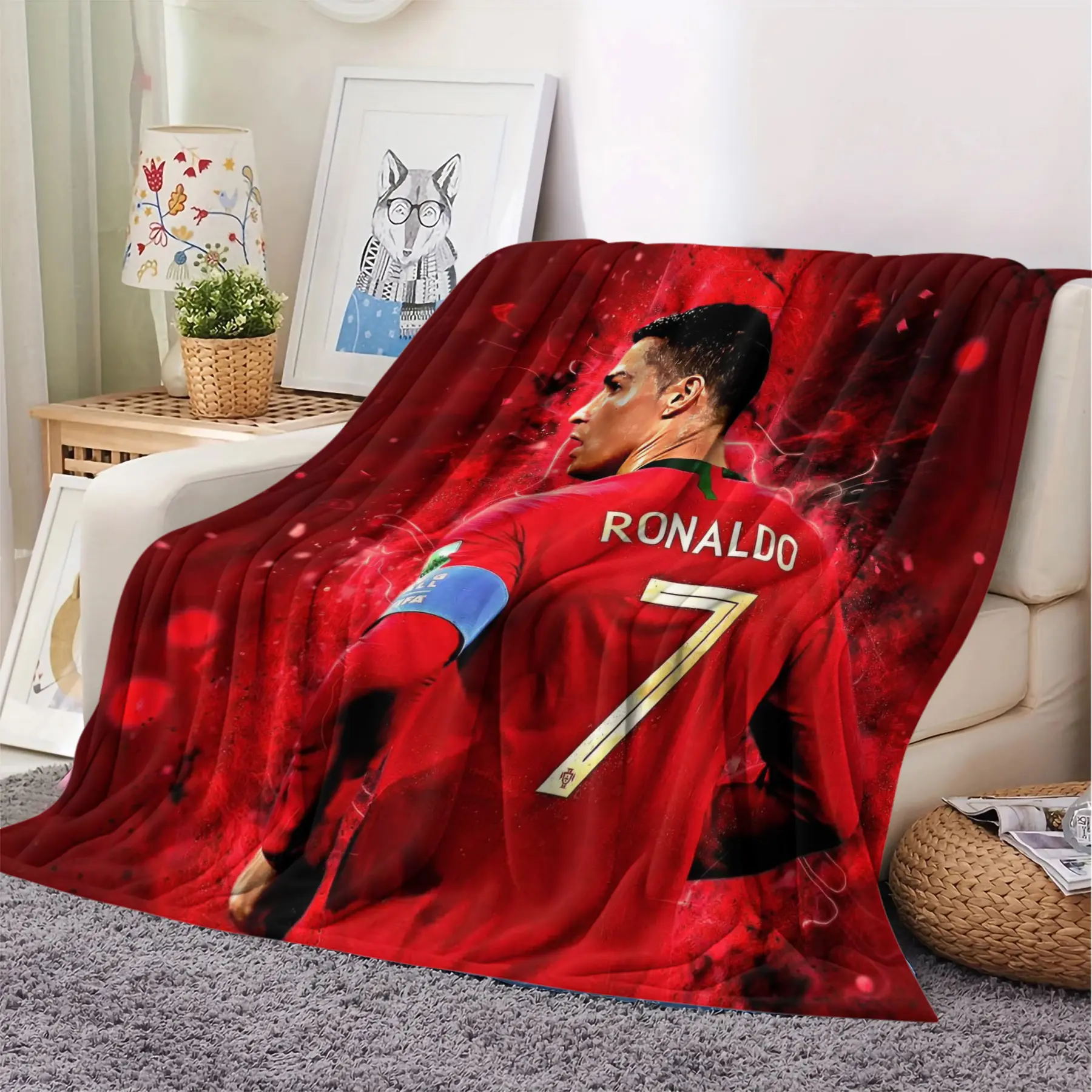 C Ronaldo-Themed Flannel Throw Blanket, Gift Blankets, Blanket Gifts, Embodies The Passion and Vitality of Football Culture, Reflecting Individuality and Sport, Soft, Comfortable, Warm, and Breathable, It's Perfect for Bedroom and Travel