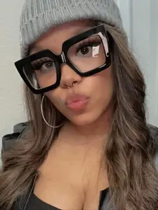Women's Square Oversized Frame Glasses, Metal Hinge, Anti-Blue Light, Casual Fashion Eyewear for Office & Photography Use