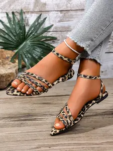 2026 Summer New Leopard Print Flat Sandals, Comfortable Pointed Toe, Fashionable Buckle Design, Large Size, Outdoor Beach Shoes