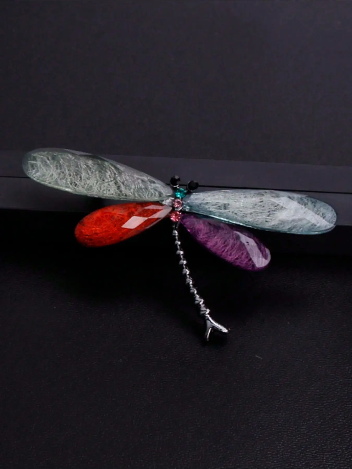 1 acrylic dragonfly brooch, women's vintage elegant white resin insect brooch pin, gift, coat accessory, Alloy brooch pin, Lapel brooch, Exquisite brooch