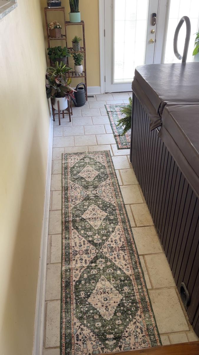 Item: Green, 2' x 8'