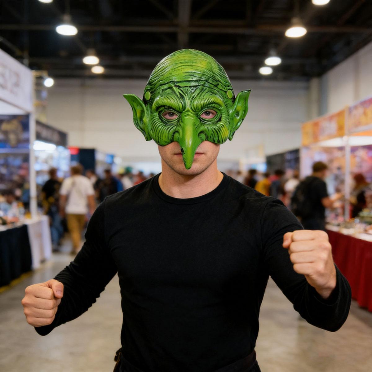 green goblin mask，Horror Green Witch Mask, realistic pleated texture and pointed ear design, suitable for cosplayers with Halloween horror themes, haunted house carnival prank props, movie night role-playing theme party decoration accessories