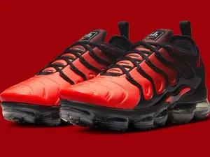 Nike Air Vapormax Plus Darth Maul Red Black DZ4857-001 Men’s Shoes NEW Athletic Trainers  Casual Sneaker Trainer Sporty Low Top Lightweight Fashion Breathable Lightweight Soft Sole