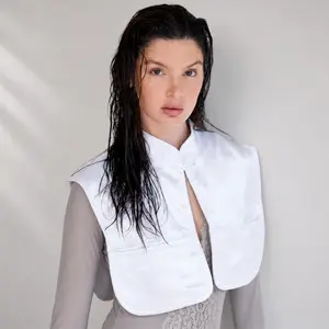 Monii Wearable Beauty Cover - White