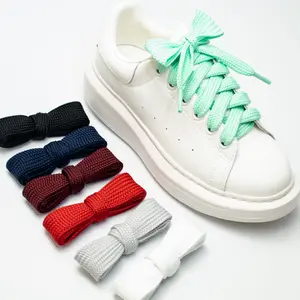A pair of 2.5cm widened solid color single-layer fat laces casual and versatile board laces