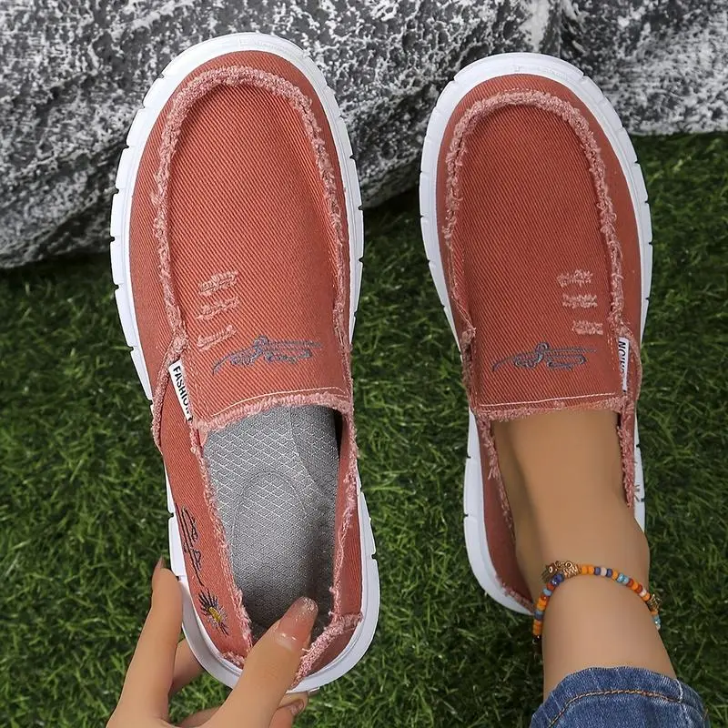 Women's Slip-On Floral Daisy Embroidered Round Toe Washed Canvas Walking Flats - Frayed Trim, Anti-Slip Sole, Nylon Fabric, Party Use, All-Seasons Outdoor Sports Footwear