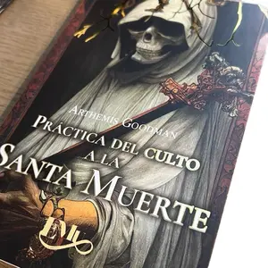 Santa Muerte - Spanish Edition, 94 Pages, Comprehensive Coverage of Santa Muerte Beliefs and Practices, Ideal for Prayer and Rituals