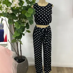 Top y pantalon de bolitas