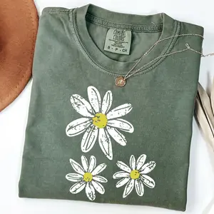 Comfort Colors Daisy Flower T-Shirt – Cute Floral Graphic Design, Trendy Aesthetic Lightweight Fit, Spring Style Outfit, Girl Core Look, Streetwear Style Unisex Fits Cotton Comfort Casual Shirt With Soft Fresh Everyday Appeal