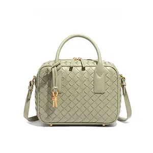 8067 Women's Hand-woven Horizontal Square Shoulder Crossbody Small Square Bag 2025 New Commuter Pillow Bag