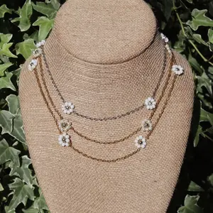 Belly Conklin's Daisey Chain Necklace from The Summer I Turned Pretty | Belly's flower necklace | TSITP Season Two | Summer teen jewelry Female Female Female