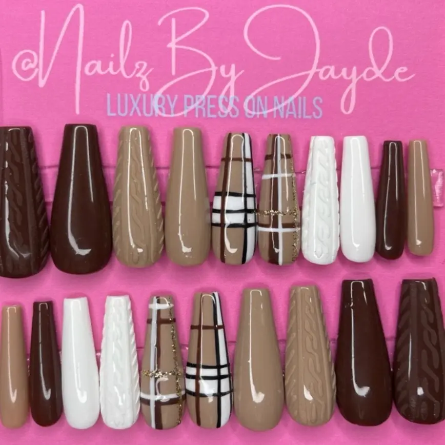 Brown Holiday Sweater Press On Nails for Festive Manicure