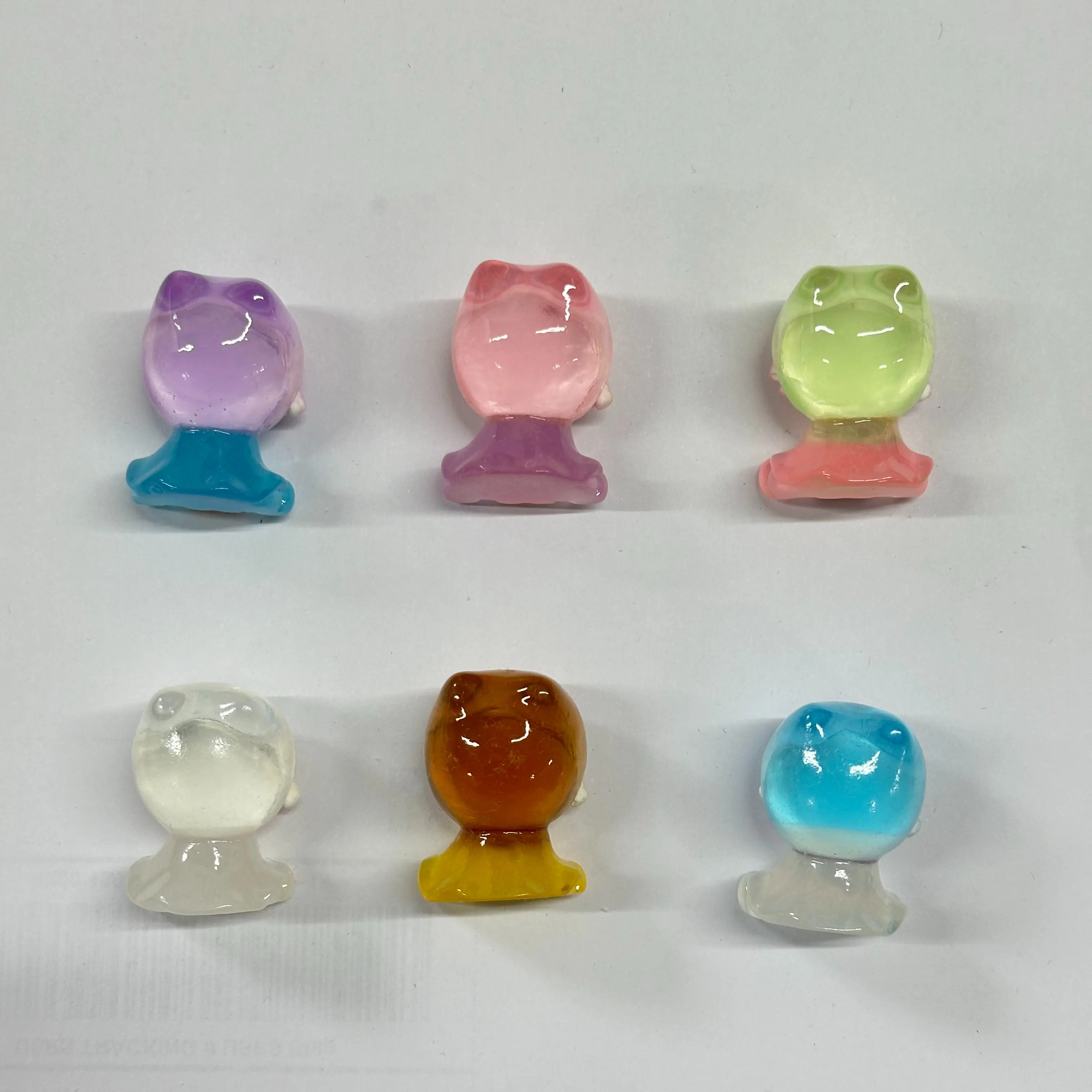 Smile girl HM003012 6pcs （no hole）