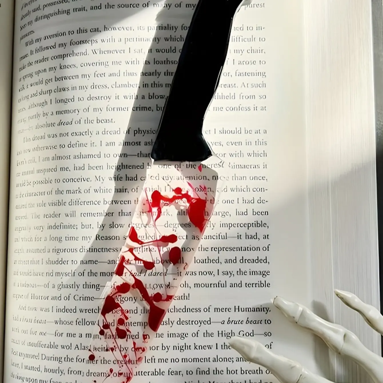 Blood Prop Bookmark, Blood Knife Axe Kitchen Knife Bookmark, Classic Horror Prank Props, Office and Party Decorations