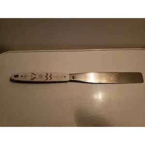 Vintage FLINT Arrowhead Stainless Cake/Frosting Knife - Wheaton Pattern Handle