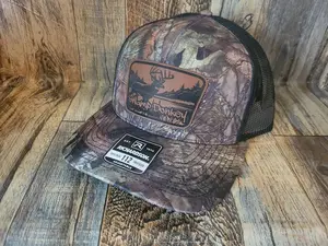 Swamp Donkey Snaphat - Lightweight Design with Soft Feather Material for Comfortable Wear