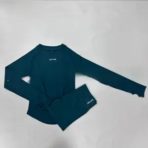 DFYNE Seamless Slim Fit Long Sleeve Workout Top – Matte Nylon Ultra-Stretch Raglan Gym Running Tee for Women