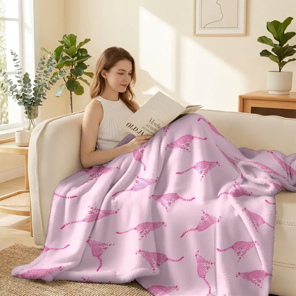 1pcs Pink Cheetah Pattern Milk Fleece Blanket, All- Season Use| Suitable For Various Occasions| Sofa, Bed, Office, Travel, Pets, Etc. Warm And Comfortable| Soft And Skin- Friendly, Multiple Sizes Available, 2D Printing