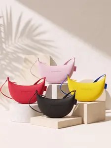 Dopamine Horn Bag, Lightweight Crossbody Small Bag, Trendy Banana Bag, Commuter Versatile Women's Bag, Fashionable Everyday Accessory