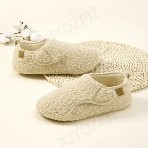 Ladies velvet indoor home shoes, skin-friendly short velvet surface layer with convenient Velcro, care for tender feet.The thickened cushioned sole is non-slip and stable, the ankle elastic package prevents it from falling off, and it is considerate to gi