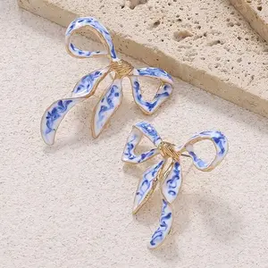 2pcs Elegant Bow Earrings Minimalist Blue and White Porcelain Design Fashion Jewelry for Women Daily Vacation