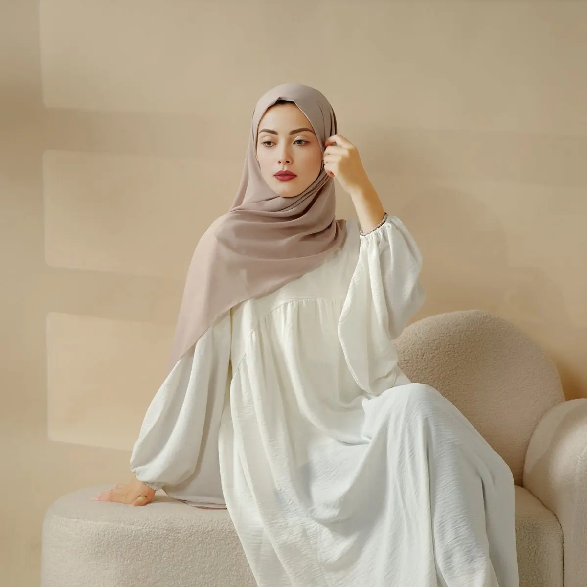 Women's Large Plain Chiffon Hijab - Soft, Lightweight, Breathable High-Density Fabric Shawl for Muslim Modesty, Hijabi Fashion, Modesty Hijab Wrap, Chiffon Fabric, Soft Touch, Plain Keeps Outfits Minimalist, Light & Airy Wear, High-Drape, Elegant Fall