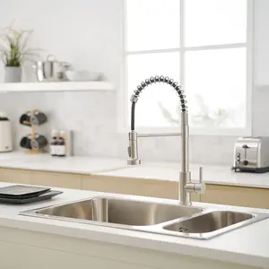 New Single Handle Pull-Out Sprayer Kitchen Faucet