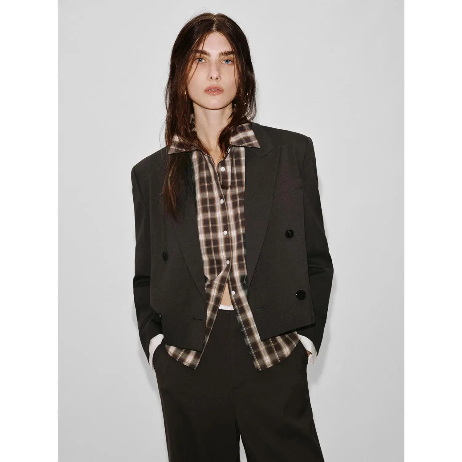 URBAN REVIVO Women's Double-Breasted Thin Blazer, Ready to Wear Work Jacket with Collared Neck in Polyester-Viscose Blend Fabric