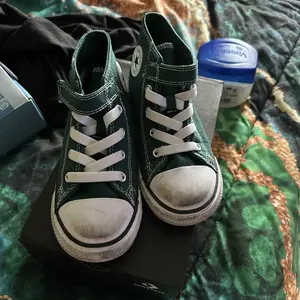 Gihen Shoe Cleaner Kits (9.17 oz), Water-Free Foam Shoe Cleaner with Shoe Brush and Shoe Cloth, Sneaker Care, Ideal for Footwear, Full Grain Leather, Rubber, and more Comfort Bedroom