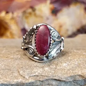 Navajo Made Long Oval Purple Spiny Oyster Shell Ring GJ-RNG-0188 Size 6.5
