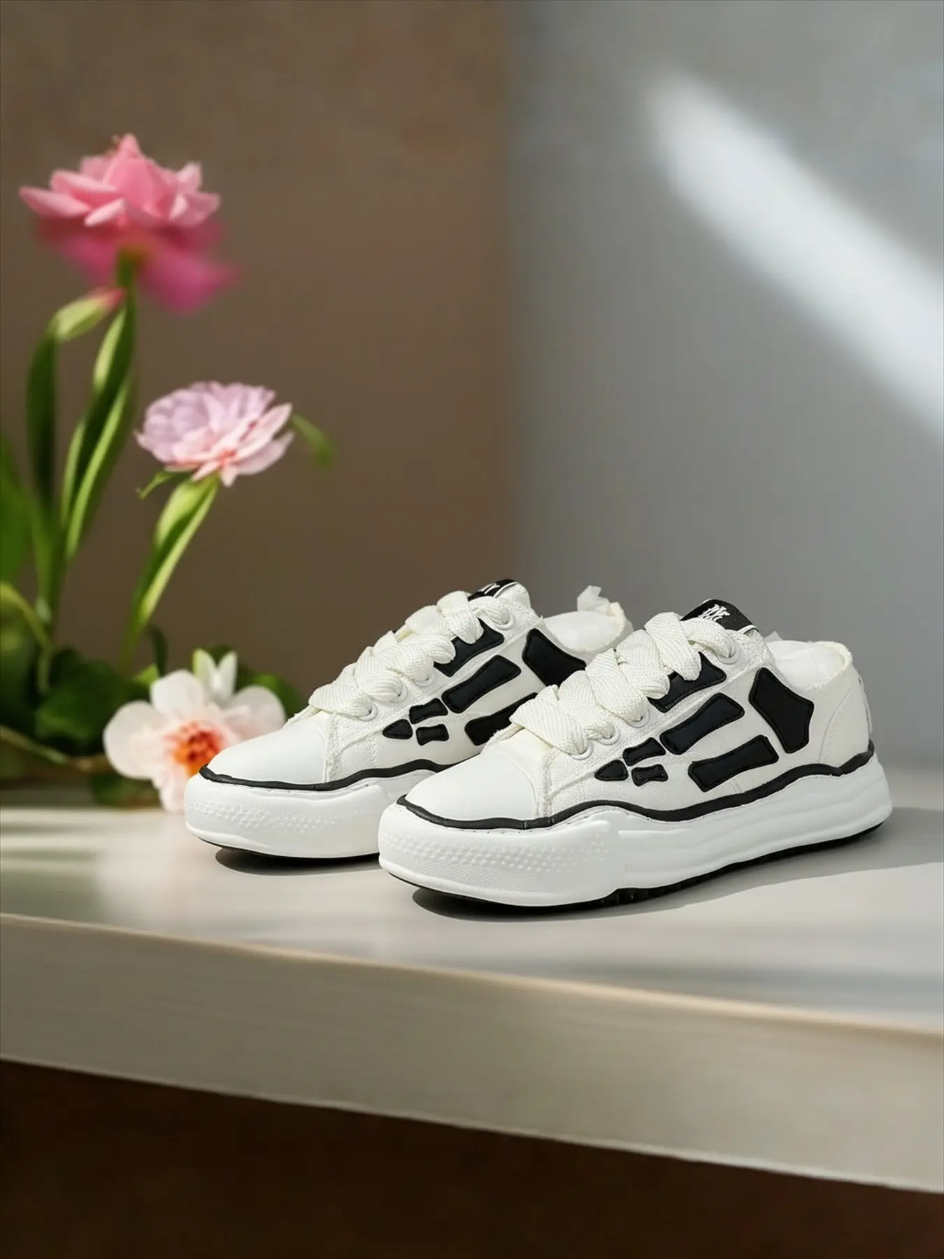 Unisex Thick Sole Height Increasing Shoes, Casual Street Style Low Top Sneakers with Patchwork Design and Rubber for All Seasons, Trainer