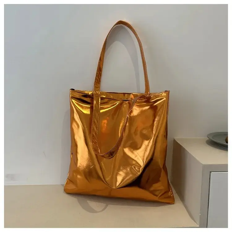 Metallic Tote Fall - Stylish Gold Color Tote Bag for Everyday Use and Fashionable Outfits