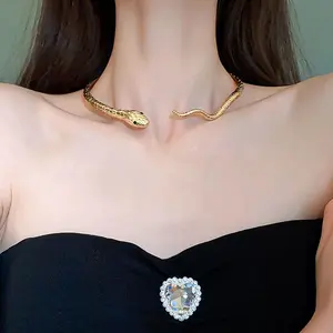 Viral Snake Necklace: The Accessory Everyone’s Obsessed With