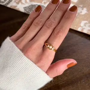 Allure pearl fidget ring