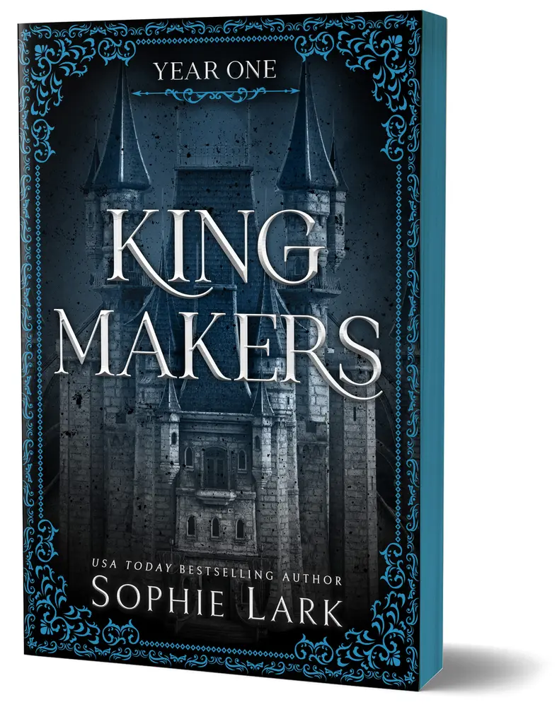 USED Book - Kingmakers: Year One by Lark, Sophie (Paperback) - english