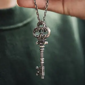 Retro Pendant Creative Gift Baroque Key Necklace Pendant European Classical Literary Summer Accessories
