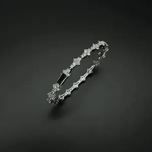 Hip-hop style tennis chain with zirconia bracelet for women, lightweight luxury, niche design, cool aesthetic, sophisticated feel, perfect gift for friends’ birthdays.