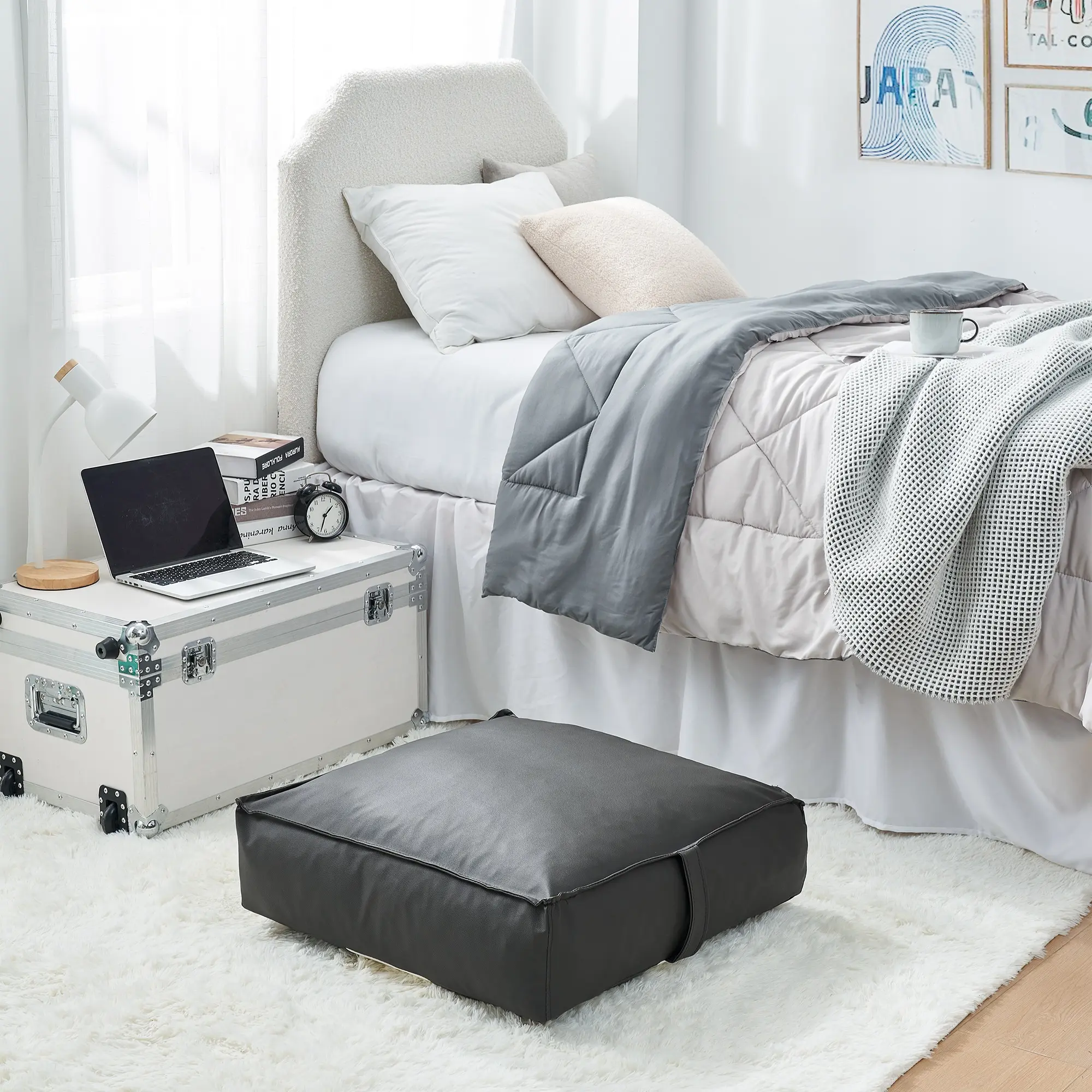 Rainha College Cushion - Moss Gray