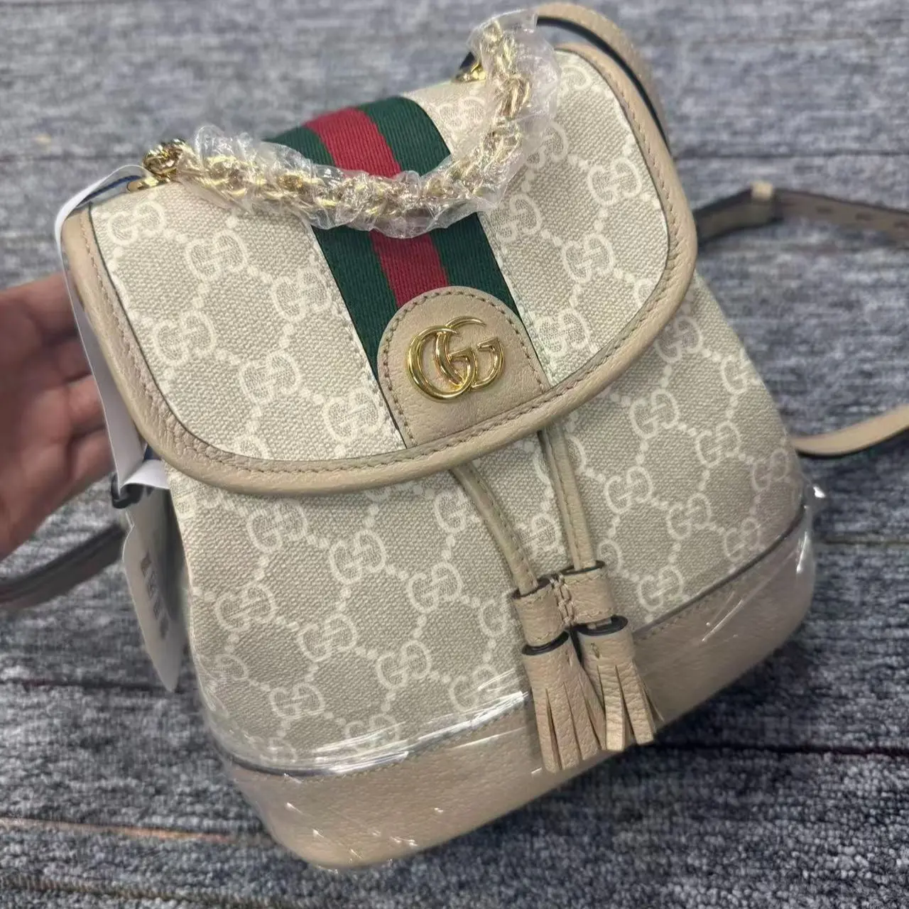 Pre-owned GUCCI Backpack, White/Milk Cowhide, 26.5*30*13cm, 0812RI/C8353511305, 674147 uulct 9682, With Zip Closure & Dust Bag (Pre Loved Luggage & Bags, Crossbody Compatible Style)