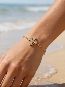 Crystal Four-Leaf Clover Hand Chain Bracelet for Women, Vintage Fine Chain, Waterproof Bohemian Beach Summer Vacation Accessory Gift