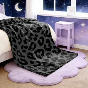 Black gray combined with leopard print flannel blanket, suitable for use in living rooms, bedrooms, sofas, offices and other scenes, with multiple sizes and functions.