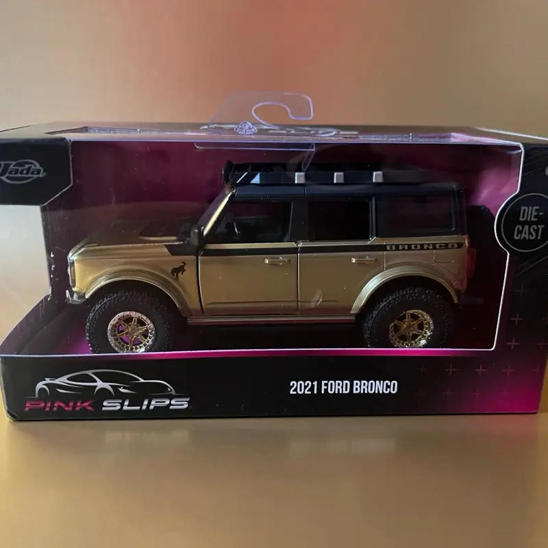 Jada 2021 Ford Bronco Die-Cast Collectible Model Car - Durable, Accurate, Highly Detailed Display Piece for Hobbyists, Model Cars Collectibles
