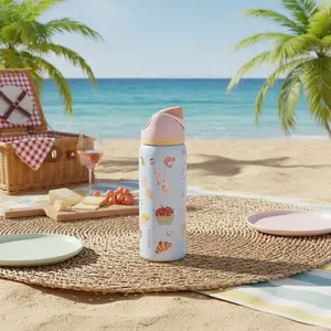 Owala&UO 32oz Picnic Prep FreeSip Bottle Urban Outfitters Exclusive