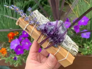 Palo Santo Sage Bundle,Smudge Wands,Dried Flowers,Amethyst Stone, Smudging Sage, Cleansing Bundle,Smudge Kit