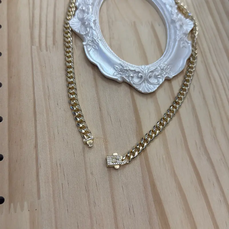 40 cm, 6 mm thick gold-plated chain for women—suitable for daily wear.
