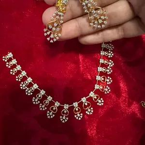 Traditional ark AD necklace with matching earrings