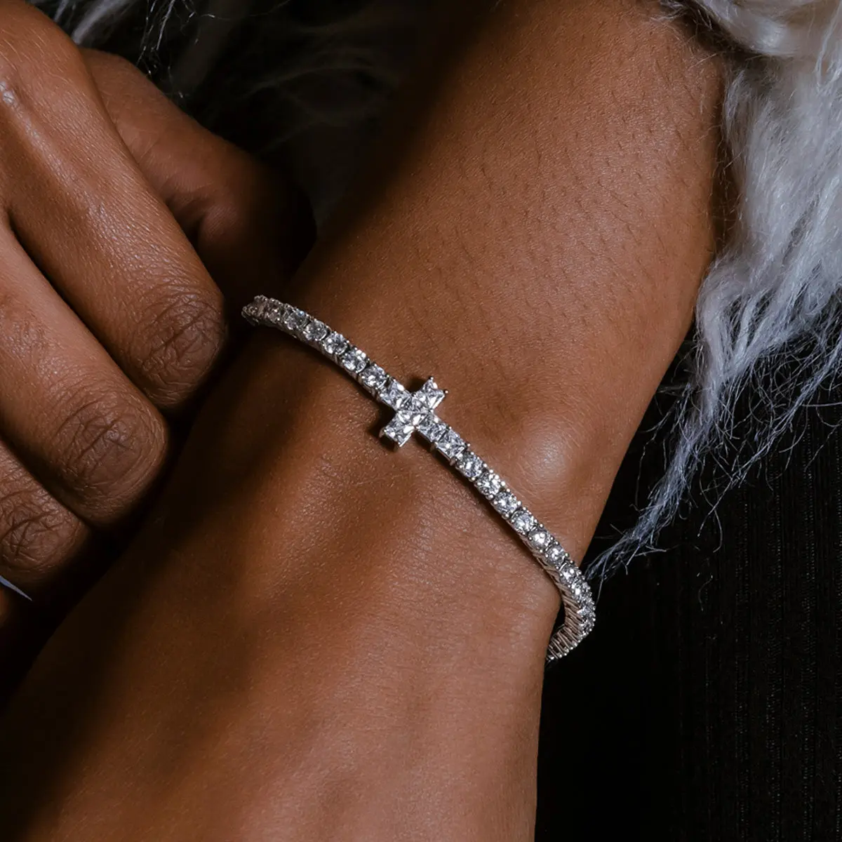 GLD Cross Tennis Bracelet #Stockupdeals