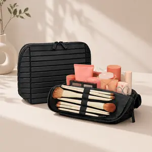 Foldable waterproof toiletry bag; new fashionable plaid travel makeup bag; large-capacity, compartmentalized Port Stripeable bag suitable for women; includes a makeup bag, toiletry bag, skincare storage pouch, and travel makeup organizer; stylish open-top